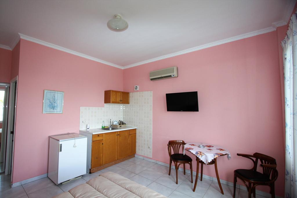 Miloi Rooms And Apartments Dış mekan fotoğraf